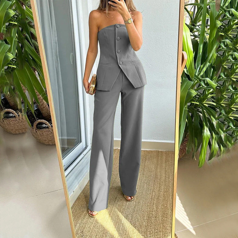 Elegant tube top set with a fashionable sleeveless top and straight trousers.