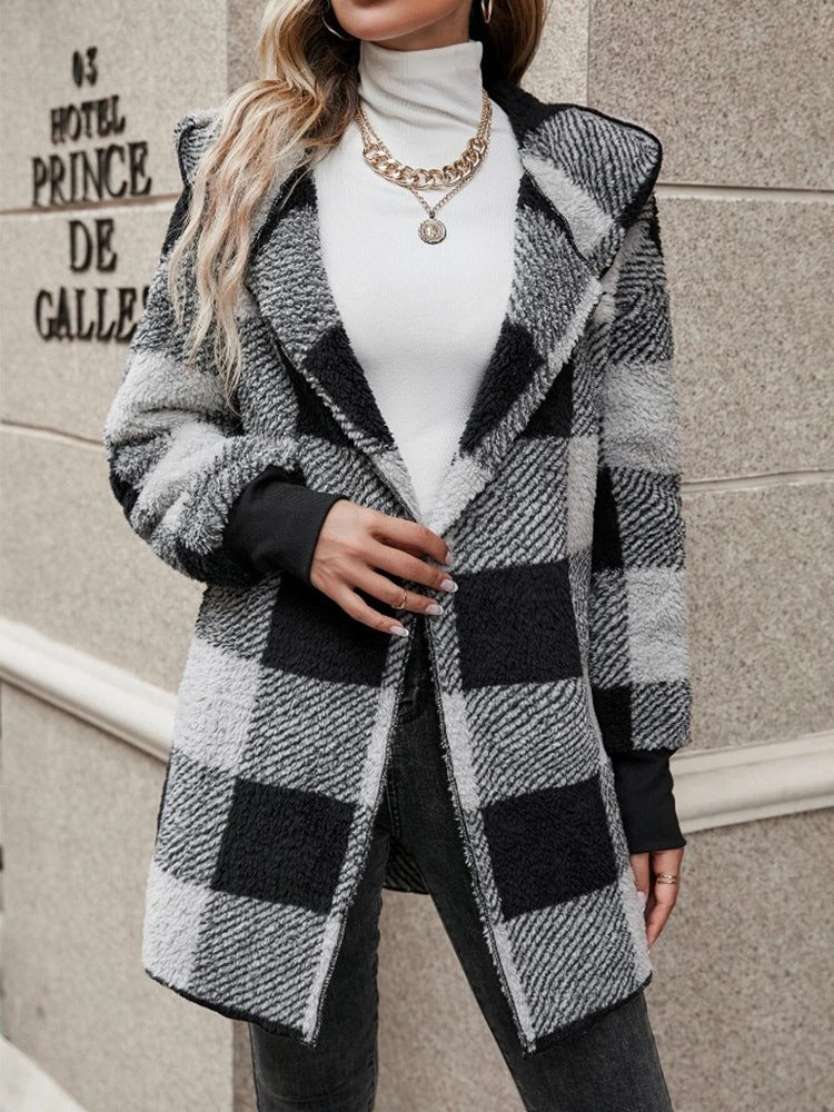 Lockere karierte Woll-Strickjacke für Damen
