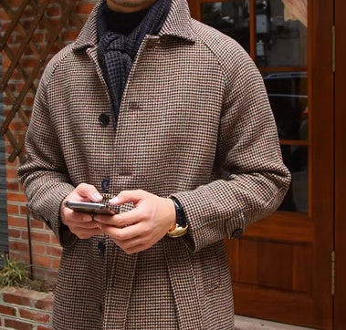 Herren Mittellanger Vintage Wollmantel mit Schultereinsatz