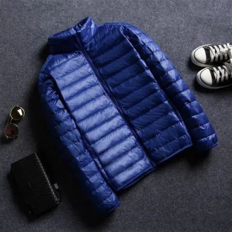Kurze, ultradünne Daunenjacke mit Stehkragen und Kapuze für Herren