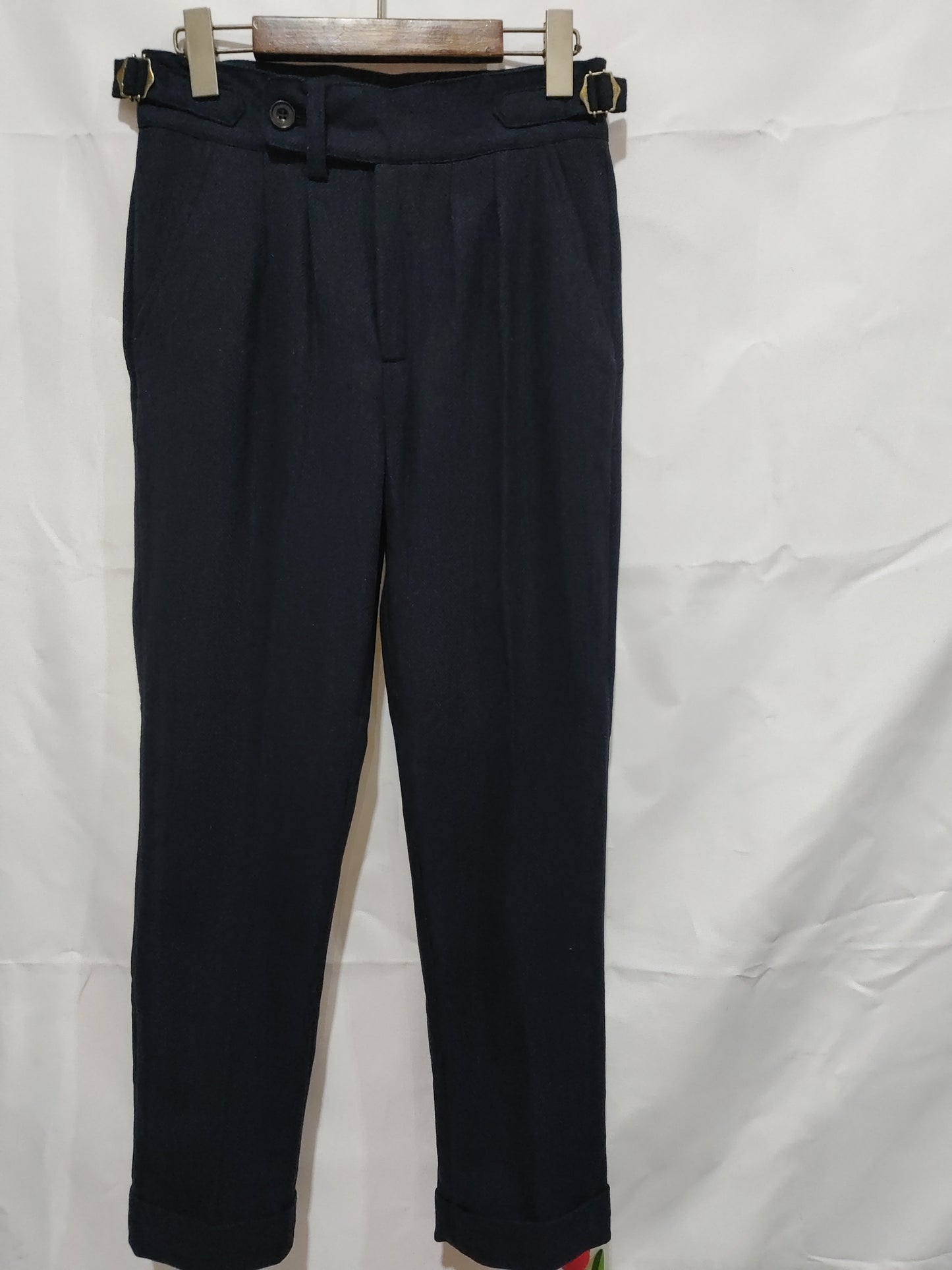 Slim-Fit-Hose aus Tweedwolle mit Fischgrätenmuster