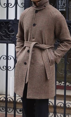 Herren Mittellanger Vintage Wollmantel mit Schultereinsatz