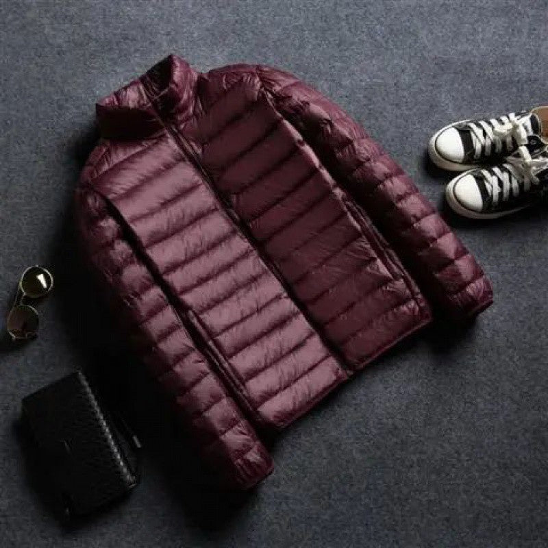 Kurze, ultradünne Daunenjacke mit Stehkragen und Kapuze für Herren