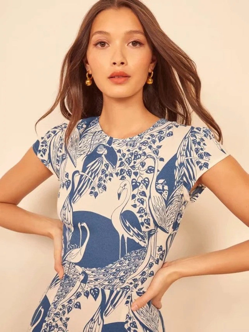 Women in Blue and White Porcelain Print Sleeveless Hot Dress