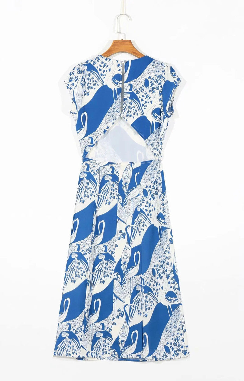 Women in Blue and White Porcelain Print Sleeveless Hot Dress