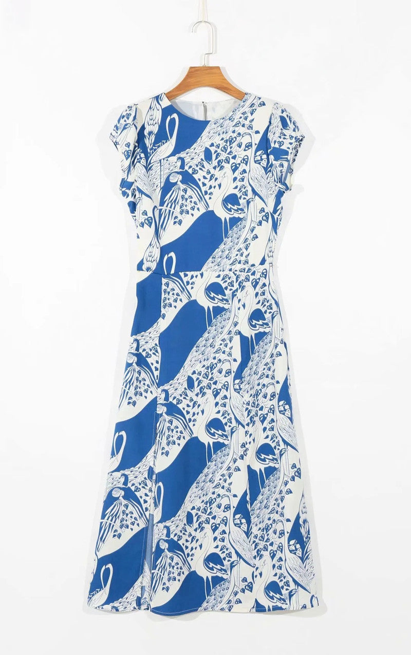 Women in Blue and White Porcelain Print Sleeveless Hot Dress