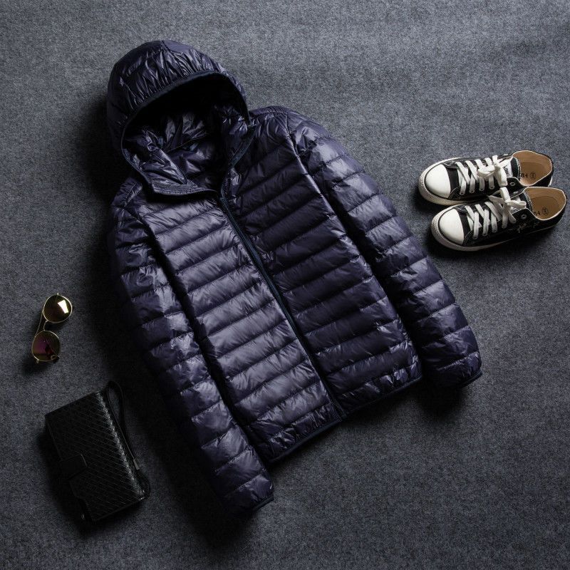 Kurze, ultradünne Daunenjacke mit Stehkragen und Kapuze für Herren