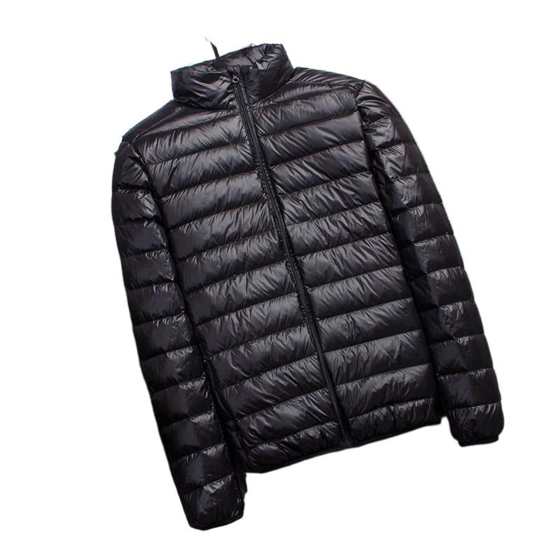 Kurze, ultradünne Daunenjacke mit Stehkragen und Kapuze für Herren