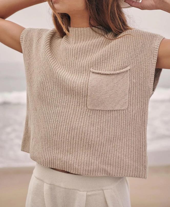 Casual sleeveless top