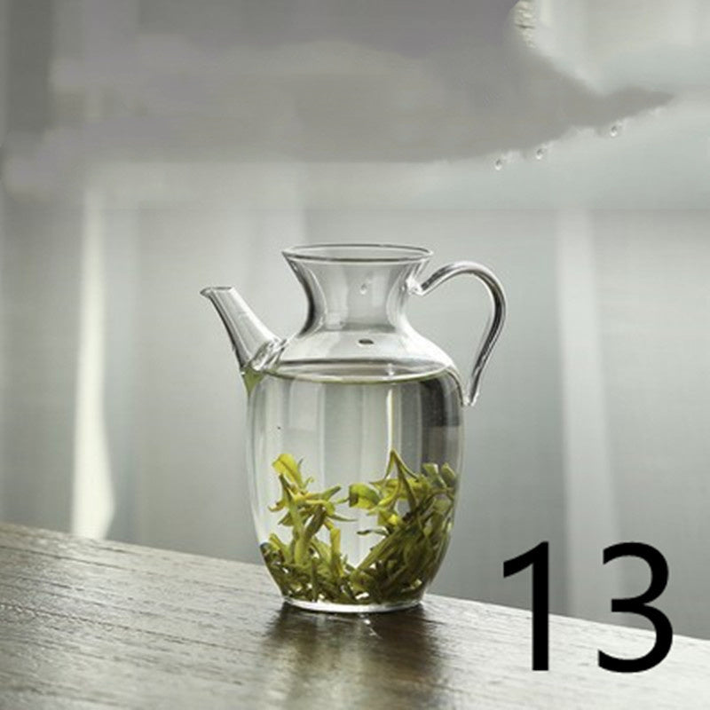 Handcrafted jug set made of high temperature resistant glass