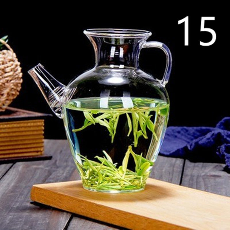 Handcrafted jug set made of high temperature resistant glass