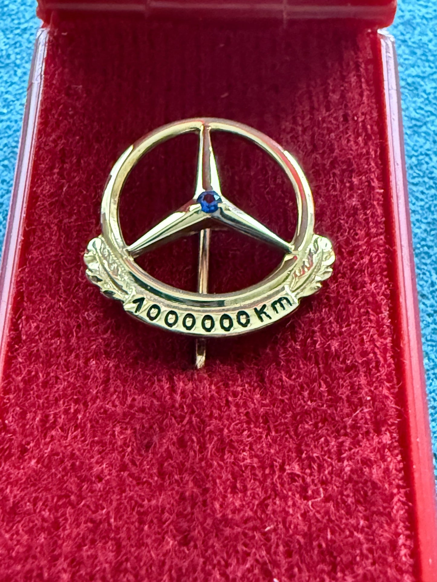 Épingle Mercedes-Benz 1 000 000 km - Épingle en or