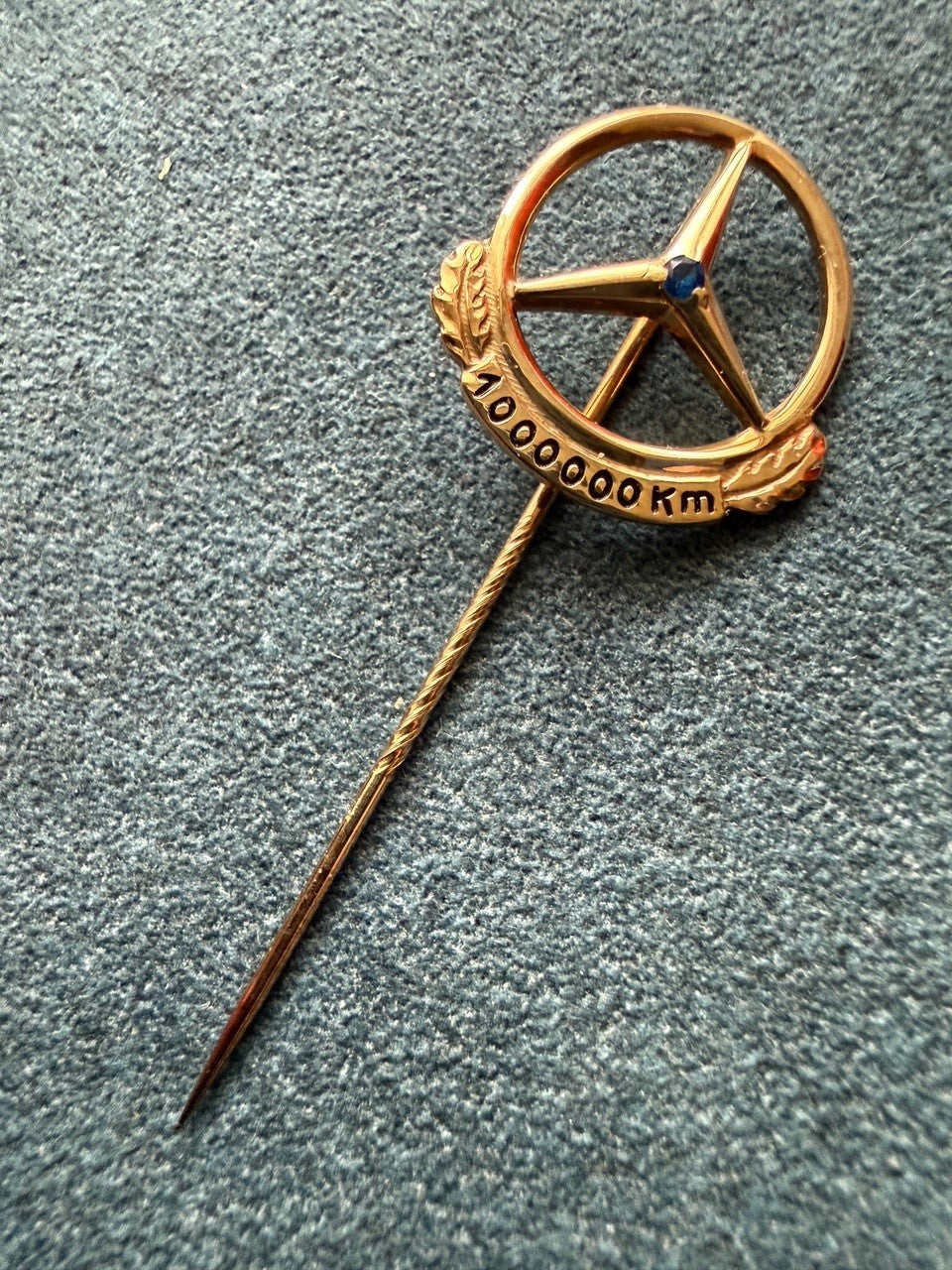 Épingle Mercedes-Benz 1 000 000 km - Épingle en or