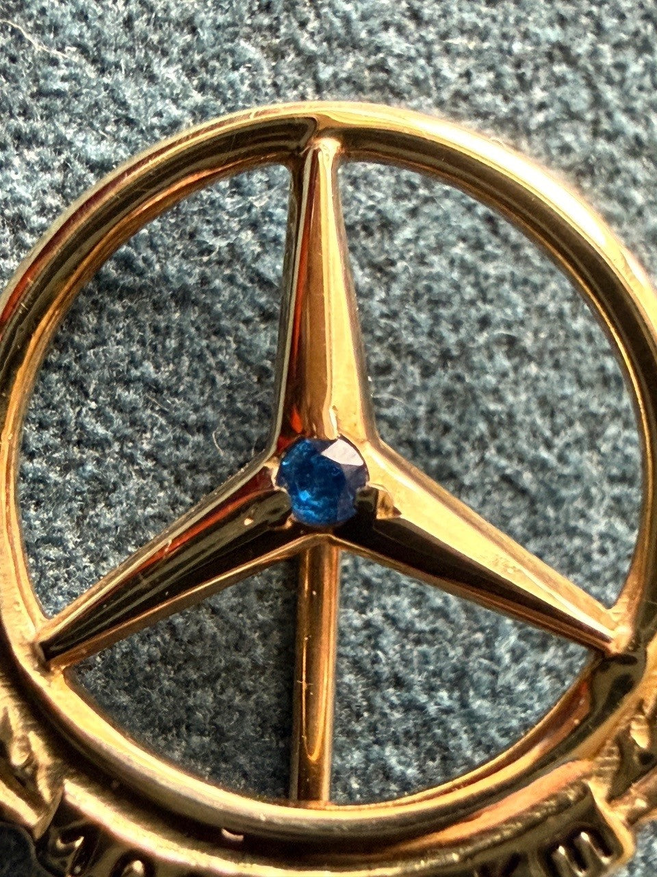 Épingle Mercedes-Benz 1 000 000 km - Épingle en or