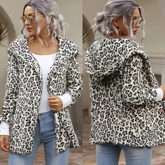 Warme Winterjacke mit wildem Leopardenmuster für Damen